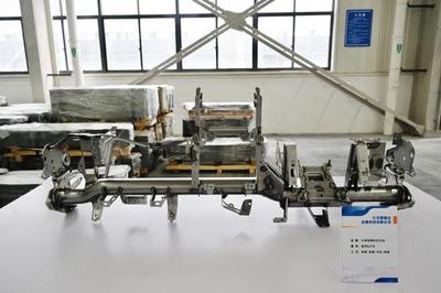 無錫市舉行重大項目觀摩活動，聚焦汽車配件研發(fā)創(chuàng)新與產(chǎn)業(yè)升級